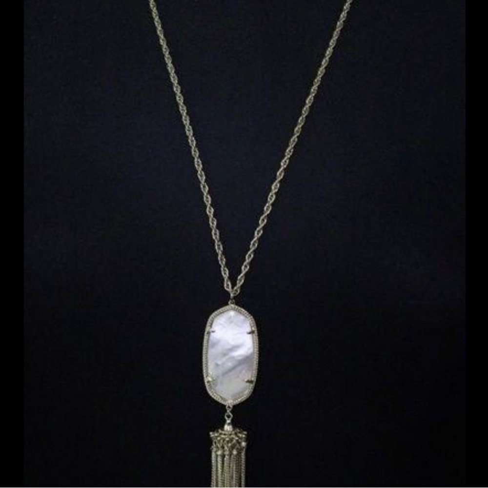Kendra Scott Gold Tone Mother of Pearl
Tassel Pendant Chain Necklace
